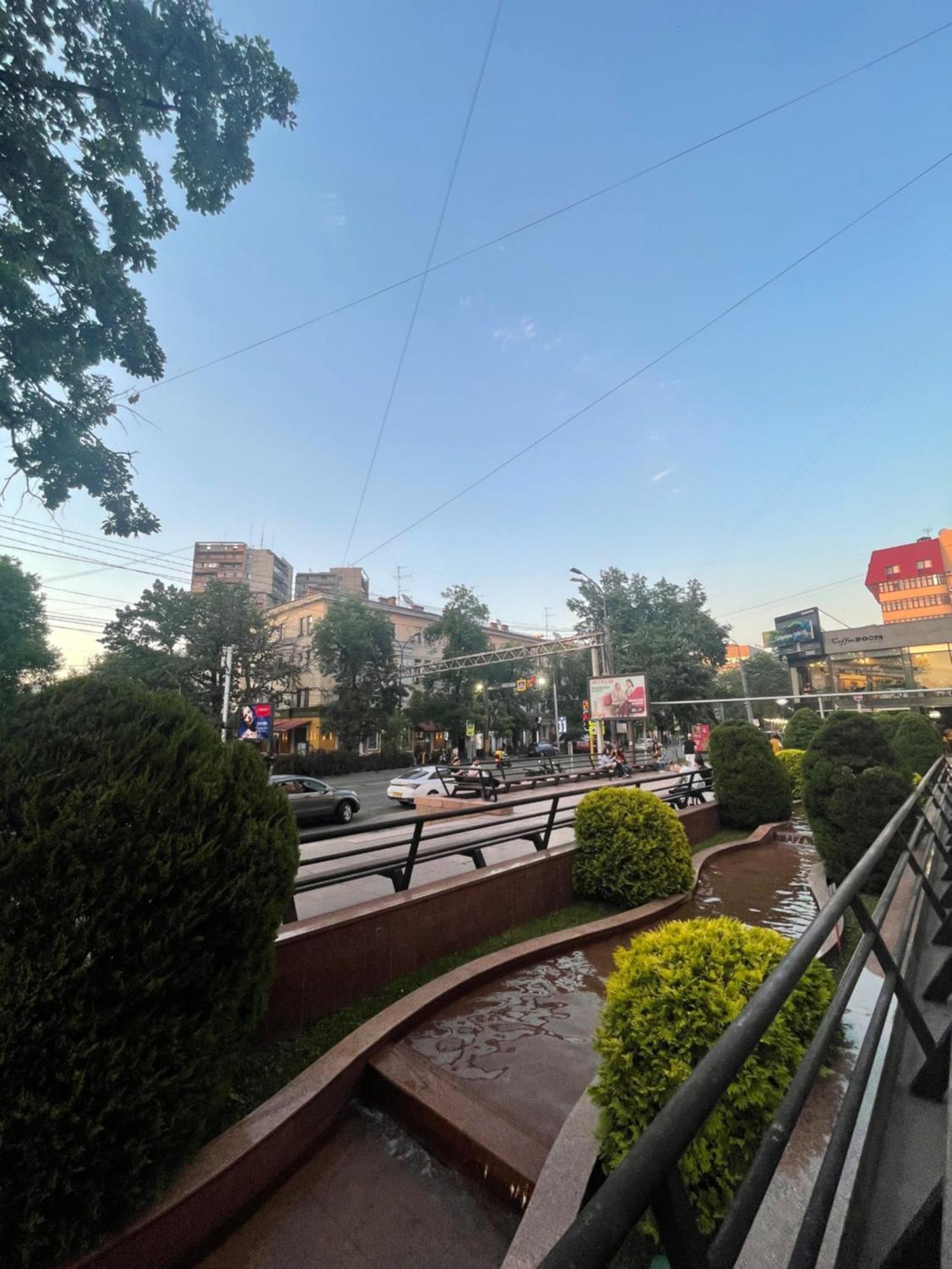 Двухкомнатная Квартира На Арбате Alma-Ata Exteriör bild